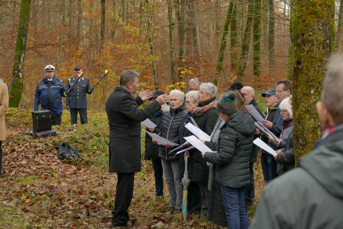 Der Gesangverein Frohsinn Buch unterst�tzt die Feier