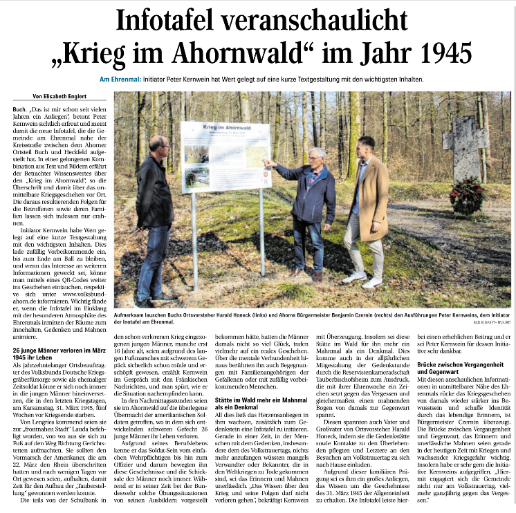 Hinweistafel Ehrenmal mit Personen